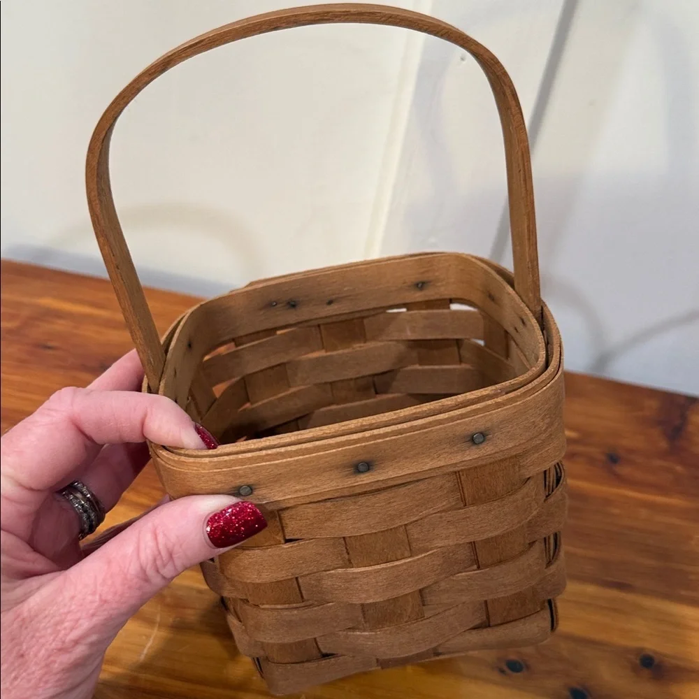 Vintage 1988 Longaberger Round & Square Baskets Set of 2